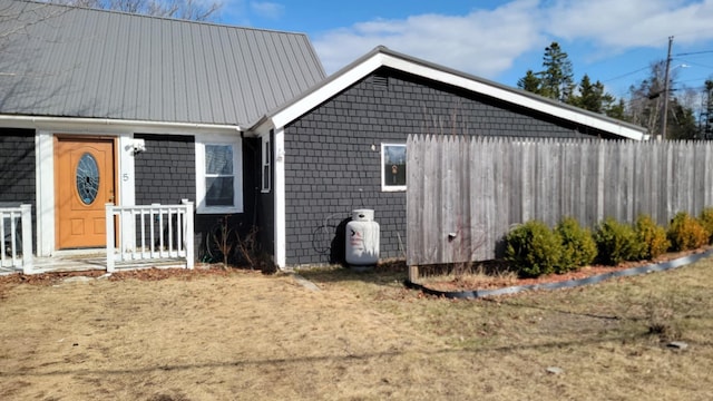 5 Johnson St, Eastport, ME 04631 - view of side of home with fence
