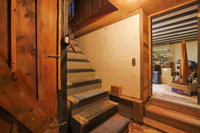 927 Pleasant St, Blue Hill, ME 04614 - stairs featuring concrete floors