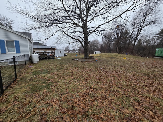 view of yard featuring fence