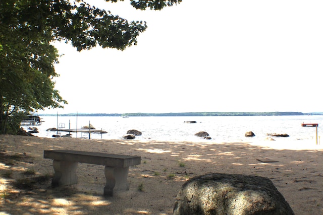 17 Emerald Point Dr, Frye Island, ME 04071