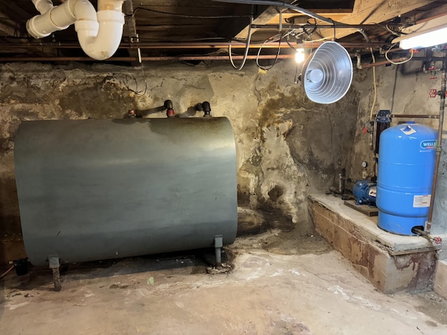 20 Westbrook St, South Thomaston, ME 04858 - utilities with oil tank