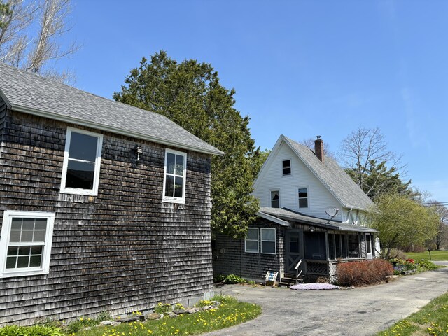 20 Westbrook St, South Thomaston, ME 04858 - view of side of property featuring a porch