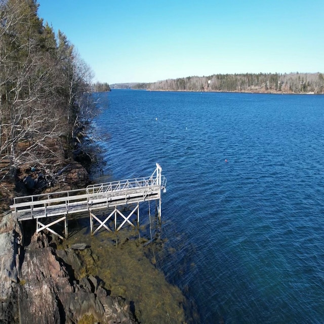41 Bens Landing Rd, Boothbay, ME 04537