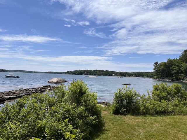 41 Bens Landing Rd, Boothbay, ME 04537