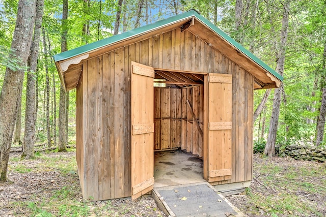 view of outdoor structure with an outdoor structure