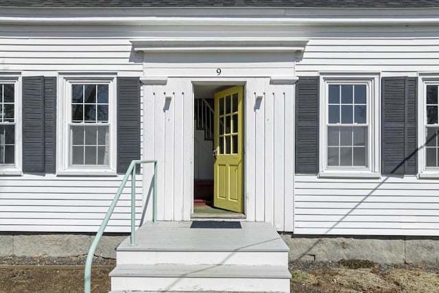 9 School St, Boothbay Harbor, ME 04538 - property entrance featuring roof with shingles
