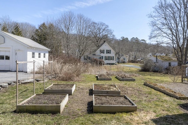 9 School St, Boothbay Harbor, ME 04538 - view of yard with a garden