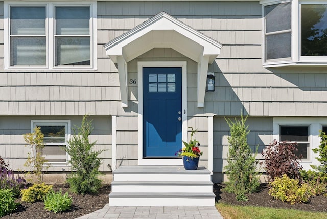 36 Surf Ln, Kennebunk, ME 04043 - property entrance