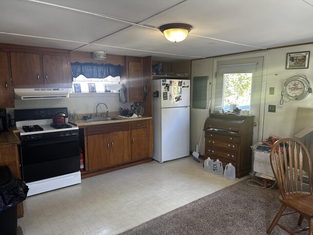 113 Fenwick Rd, Belmont, ME 04952 - photo 2