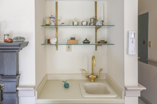 room details featuring a sink