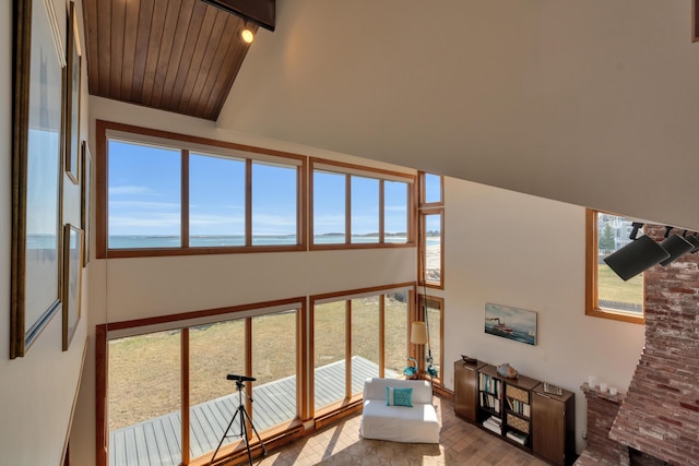 683 Kings Hwy, Kennebunkport, ME 04046 - living room with vaulted ceiling