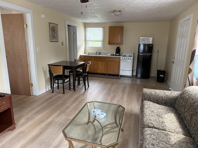 22 Ocean Park Rd Unit 133, Saco, ME 04072 - photo 2