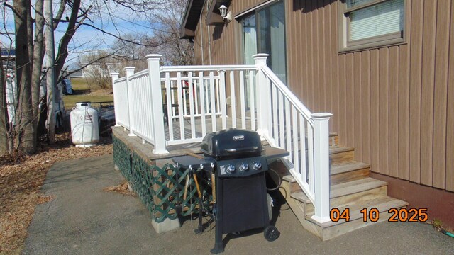 8 Prince St, Lincoln, ME 04457 - exterior space