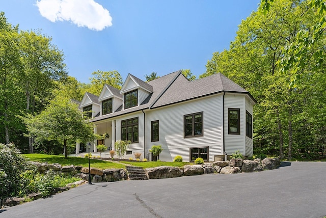239 Hunter Way, Falmouth, ME 04105 - view of front facade with a shingled roof