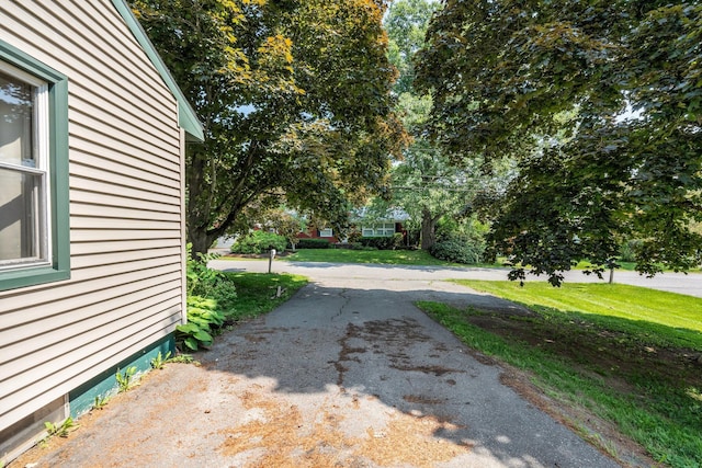 8 Sylvan Rd, Orono, ME 04473 - view of yard