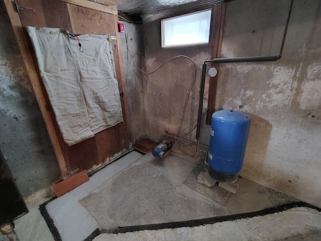 90 Whig St, Winterport, ME 04496 - below grade area featuring a water pressure tank