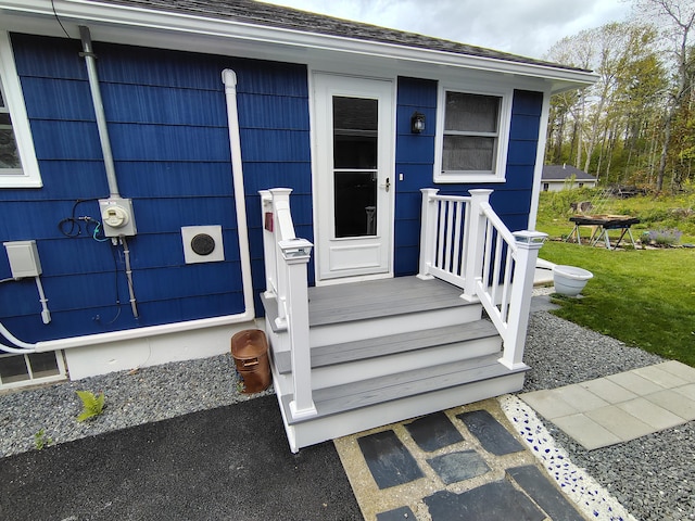90 Whig St, Winterport, ME 04496 - view of doorway to property