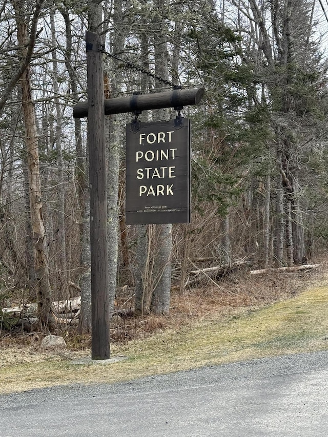 view of community / neighborhood sign