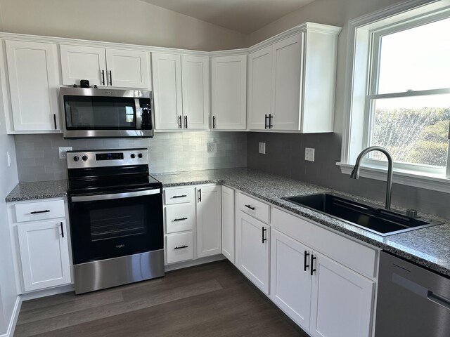 658 Smyrna St, Houlton, ME 04730 - photo 4