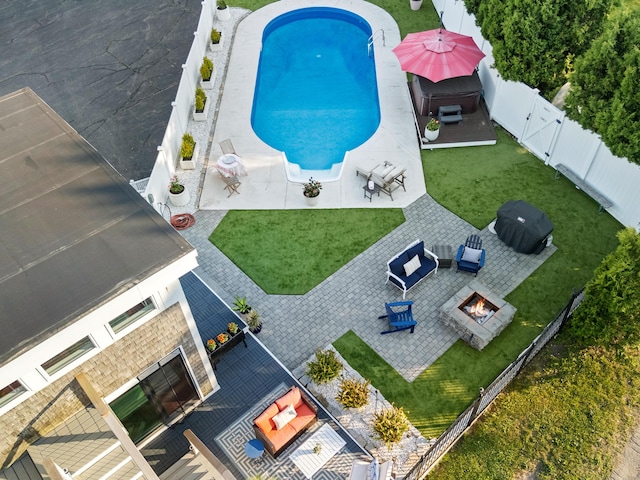 21 Atlantic St, Rockland, ME 04841 - aerial view of a pool area