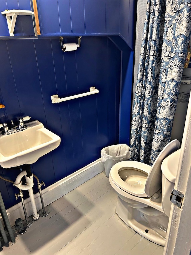 106 Northern Ave, Augusta, ME 04330 - full bath with a shower with curtain, a sink, and toilet