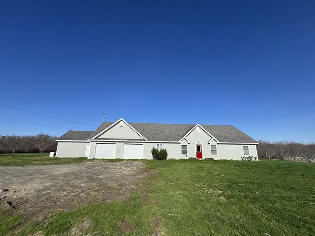 8 Bean Ln, Detroit, ME 04929 - single story home featuring a front lawn and dirt driveway