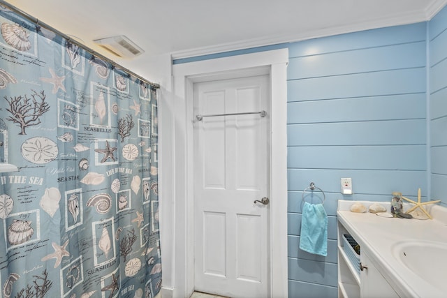 40 Mountain St, Camden, ME 04843 - bathroom featuring curtained shower and vanity