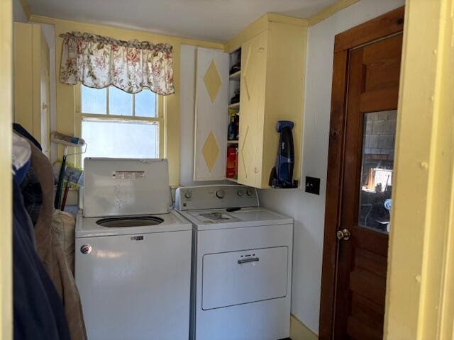 49 Pequawket Trl, Baldwin, ME 04024 - laundry area featuring washing machine and dryer and laundry area