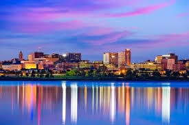 water view featuring a city view