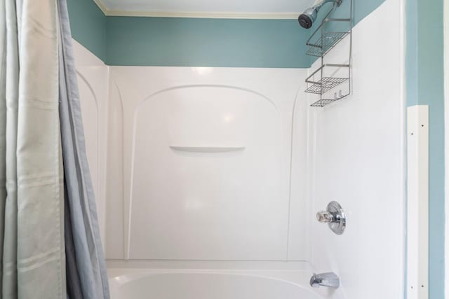 9 Phillips Rd, Falmouth, ME 04105 - full bath featuring shower / bath combination with curtain and crown molding