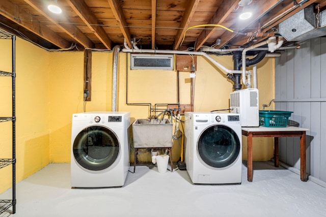 9 Phillips Rd, Falmouth, ME 04105 - laundry area featuring independent washer and dryer