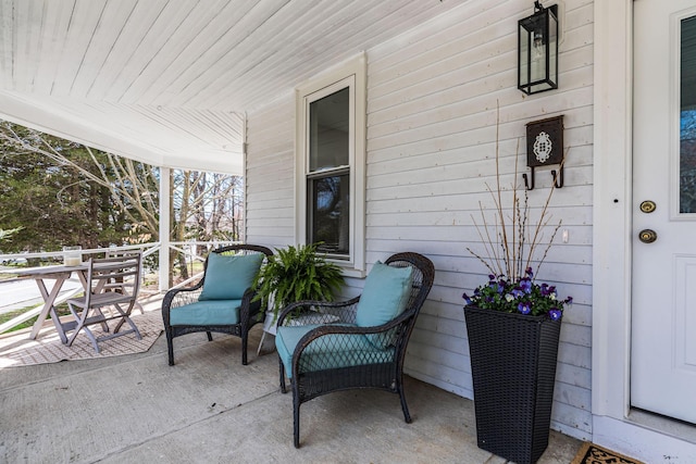 11 Rogers Rd, Kittery, ME 03904 - view of patio / terrace featuring a porch