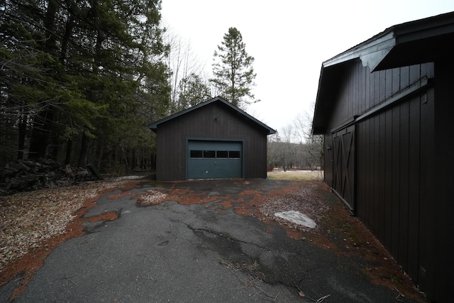 detached garage with driveway
