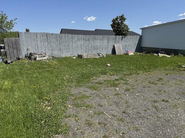 362 Saint Thomas St, Madawaska, ME 04756 - view of yard