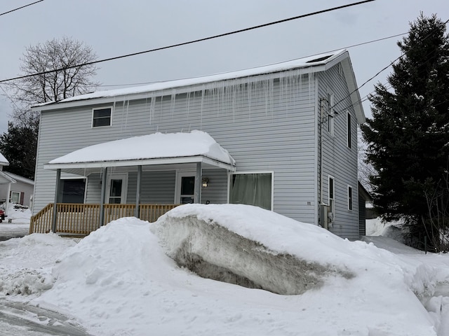 view of front of property with covered porch