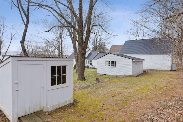 37 Main St, Raymond, ME 04071 - exterior space