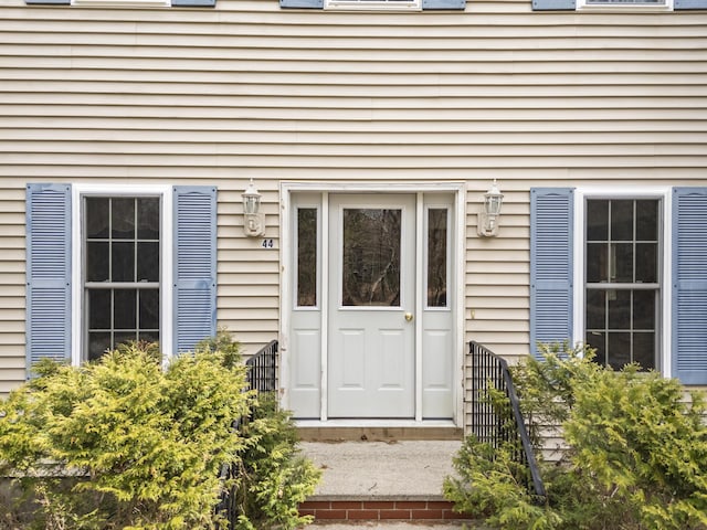 view of exterior entry
