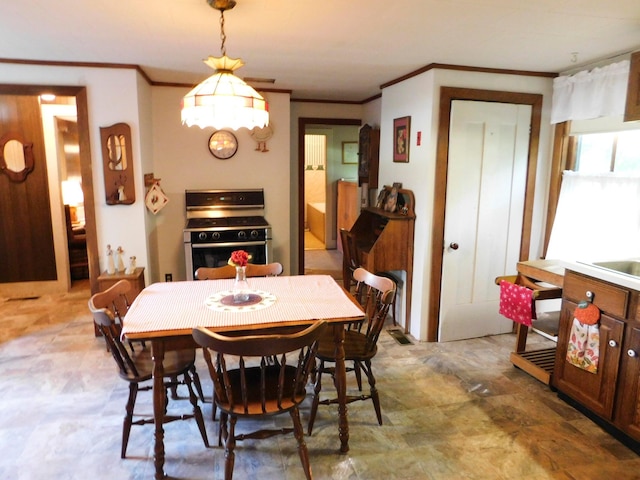 73 Spring St, Dexter, ME 04930