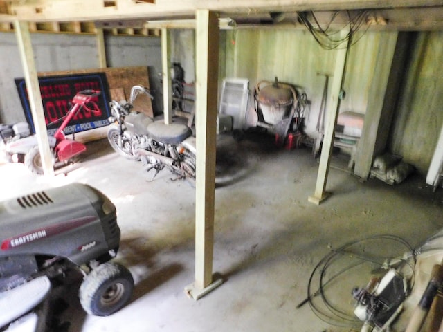 73 Spring St, Dexter, ME 04930