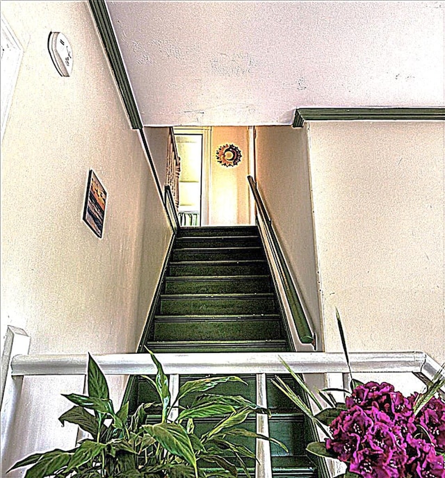 22 Mills Rd, Newcastle, ME 04553 - view of stairs