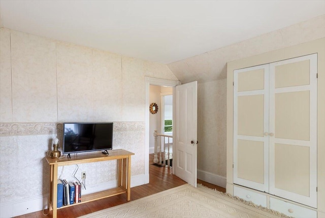 22 Mills Rd, Newcastle, ME 04553 - living area with wood finished floors and lofted ceiling