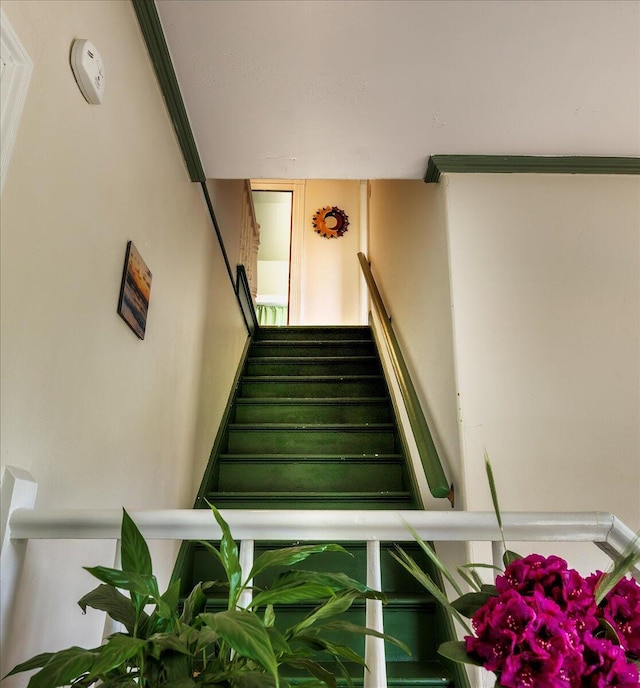22 Mills Rd, Newcastle, ME 04553 - view of stairs