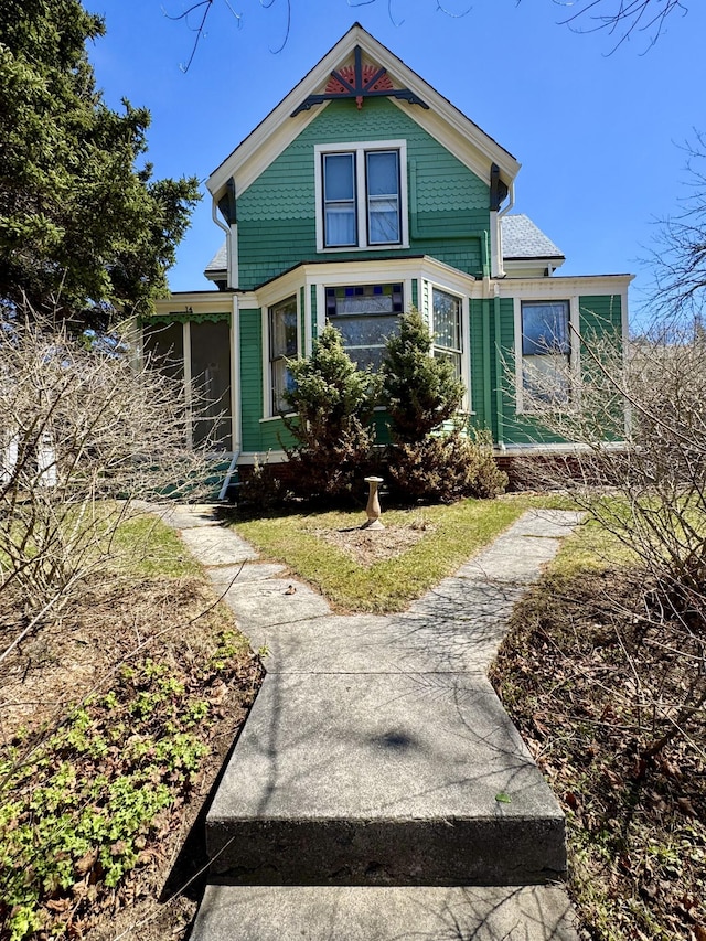 14 Water St, Vinalhaven, ME 04863 - view of victorian home