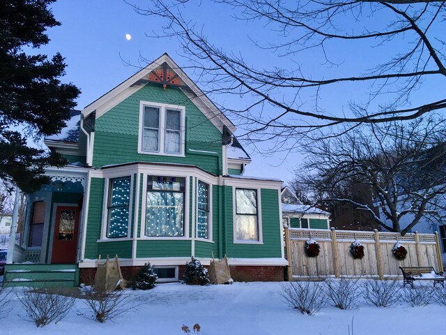 14 Water St, Vinalhaven, ME 04863 - view of front of home featuring fence