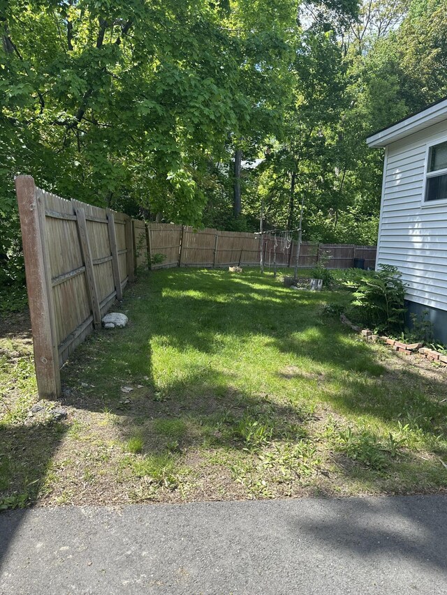 95 Sanford St, Bangor, ME 04401 - view of yard