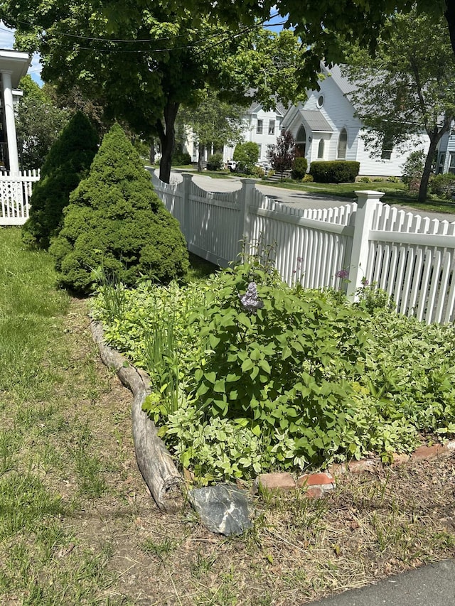 95 Sanford St, Bangor, ME 04401 - view of yard