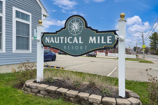 view of community / neighborhood sign