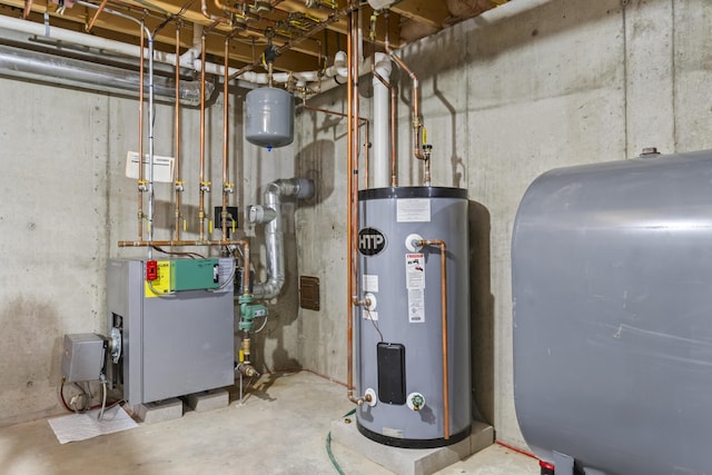 48 Windward Pointe Dr Unit 48, Wells, ME 04090 - utilities with water heater, a heating unit, and heating fuel