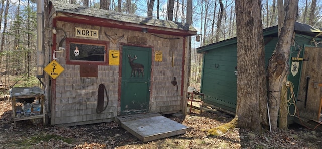 574 Half Township Rd, Lincoln, ME 04457 - view of outdoor structure featuring an outbuilding