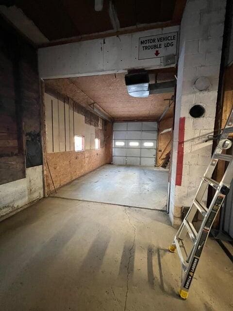 6 Ridge Rd, Corinth, ME 04427 - view of garage